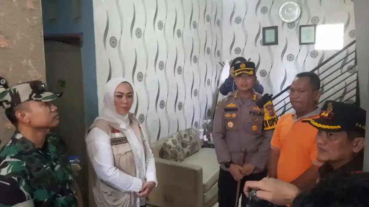 Patroli Mudik Aman, Forkopimda Karawang Datangi Rumah Warga Hendak ke Kampung Halaman