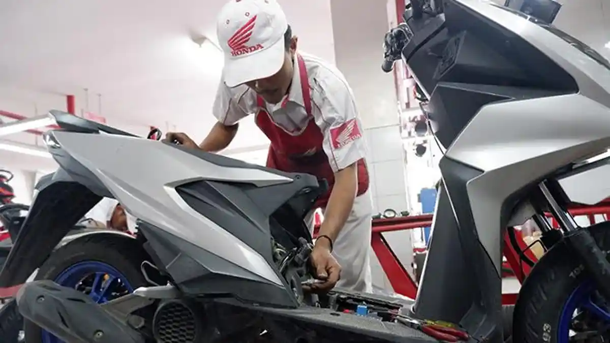 Jangan Lalai! Perhatikan Kondisi Busi Agar Tetap Nyaman Berkendara