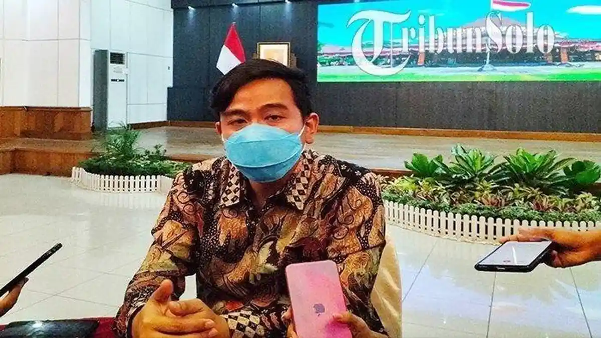 Nasib 3 ASN yang Dipergoki Gibran Rakabuming Nongkrong & Makan di Jam Kerja, Berpeluang Dipecat