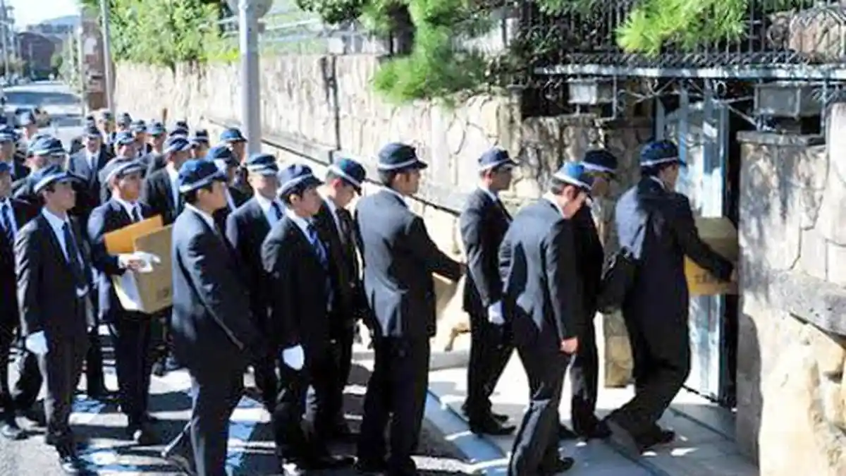 Seorang Anggota Polisi Berkhianat dan Berkomplot dengan Yakuza