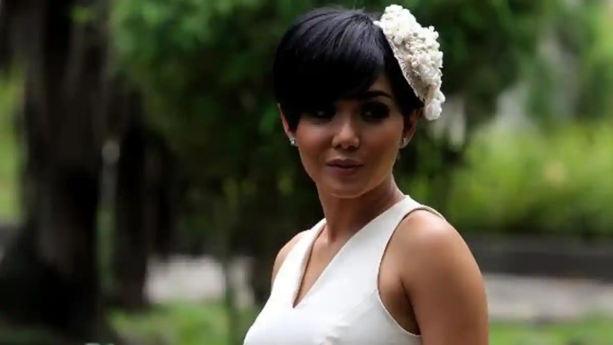 Yuni Shara yang Awet Muda dan Cantik di Usia 42
