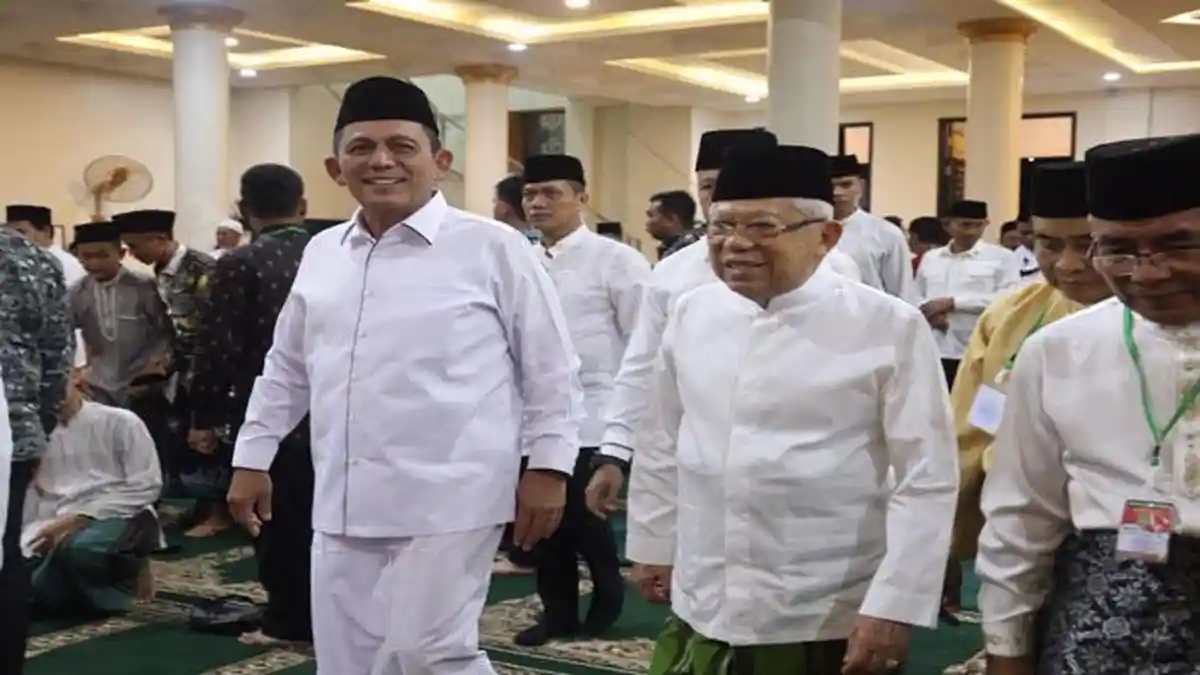Wapres Ma'ruf Amin Sholat Tarawih di Tanjungpinang Bersama Gubernur Kepri Ansar Ahmad