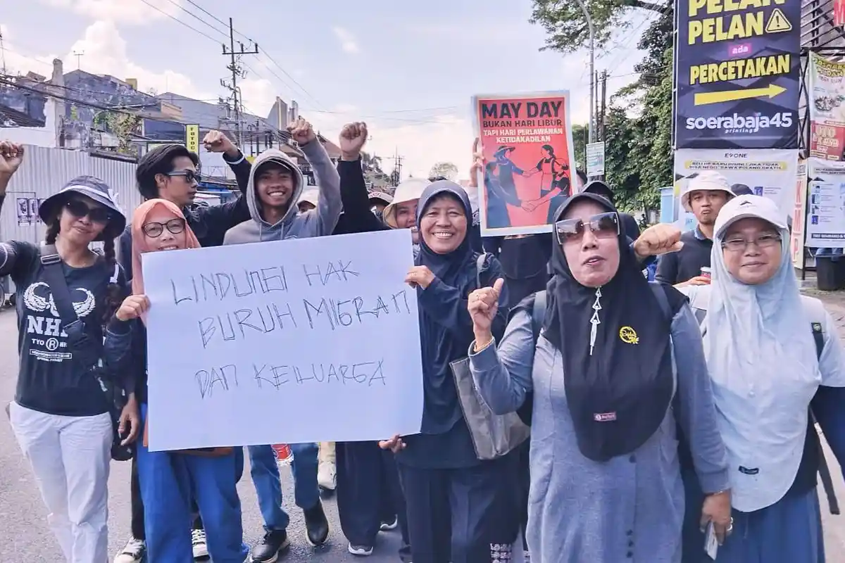 Hari Buruh 2025, Puluhan Warga Demo di depan Gedung DPRD Jember