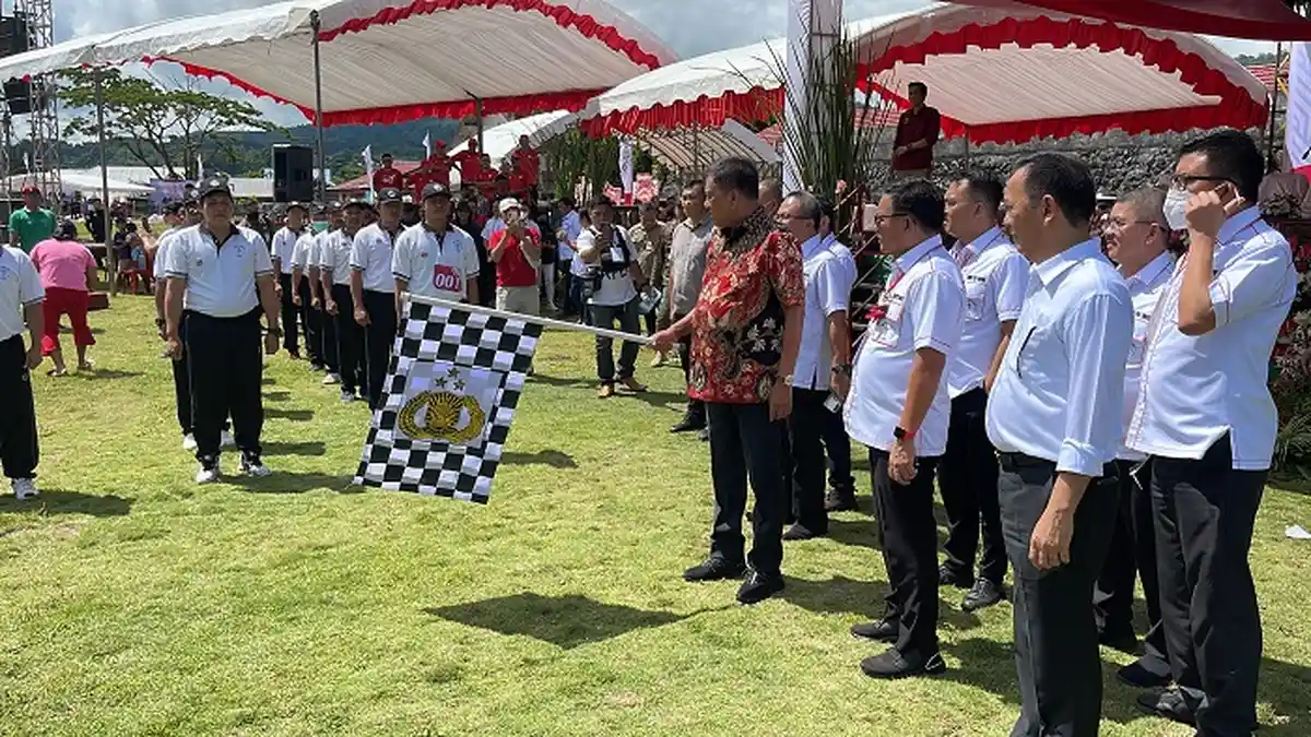 Gubernur Sulut Olly Dondokambey Lepas Peserta Lomba Gerak Jalan Hapsa POR P/KB Sinode GMIM