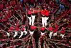 Melihat Menara Manusia pada Kompetisi Castells di Spanyol