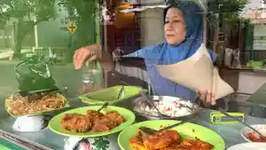 Istutik-Perumnas-Maumere-Jualan-Nasi.jpg
