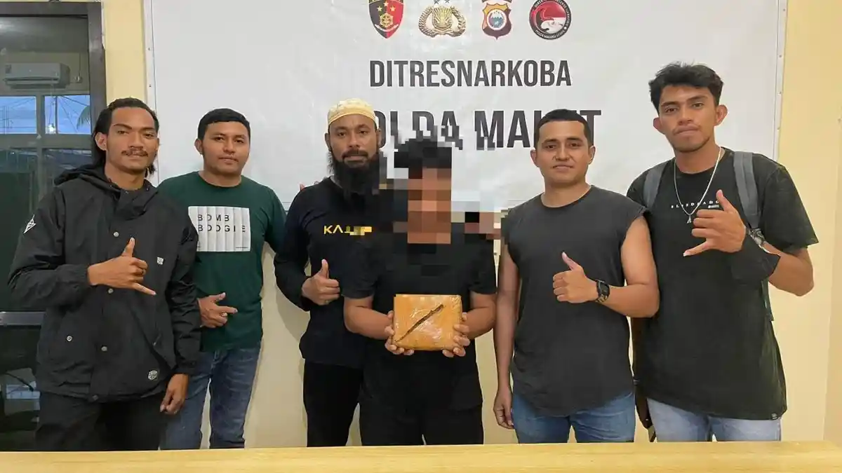Warga Tidore Ditangkap Polisi Saat Ambil Kiriman Paket 1 Kg Ganja dari Kurir