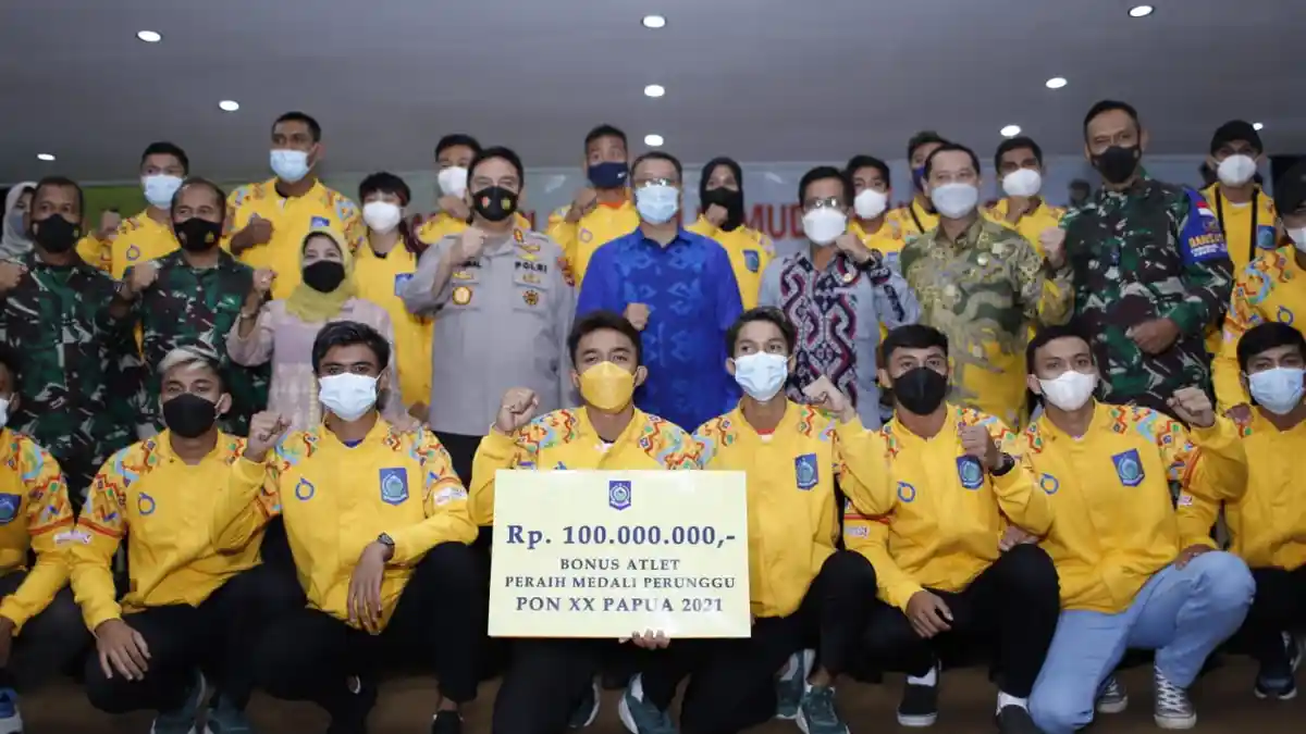 Atlet Peraih Emas PON XX Papua Terima Bonus Rp 300 Juta dari Gubernur NTB