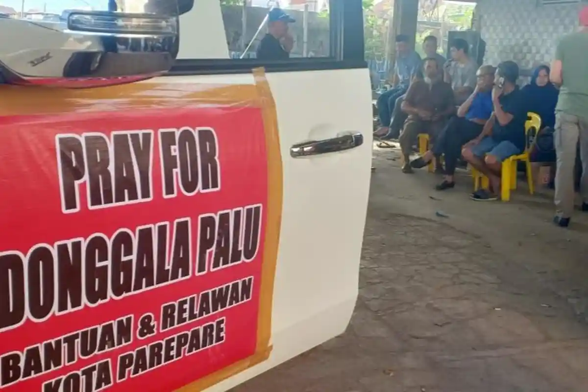 FAS dan Tasming Hamid Lepas Relawan Parepare ke Sulteng