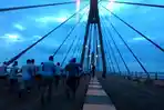 peserta-lomba-barelang-bridge-marathon_20161211_073342.jpg
