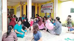 Sejumlah-warga-terdampak-banjir-2342w3.jpg