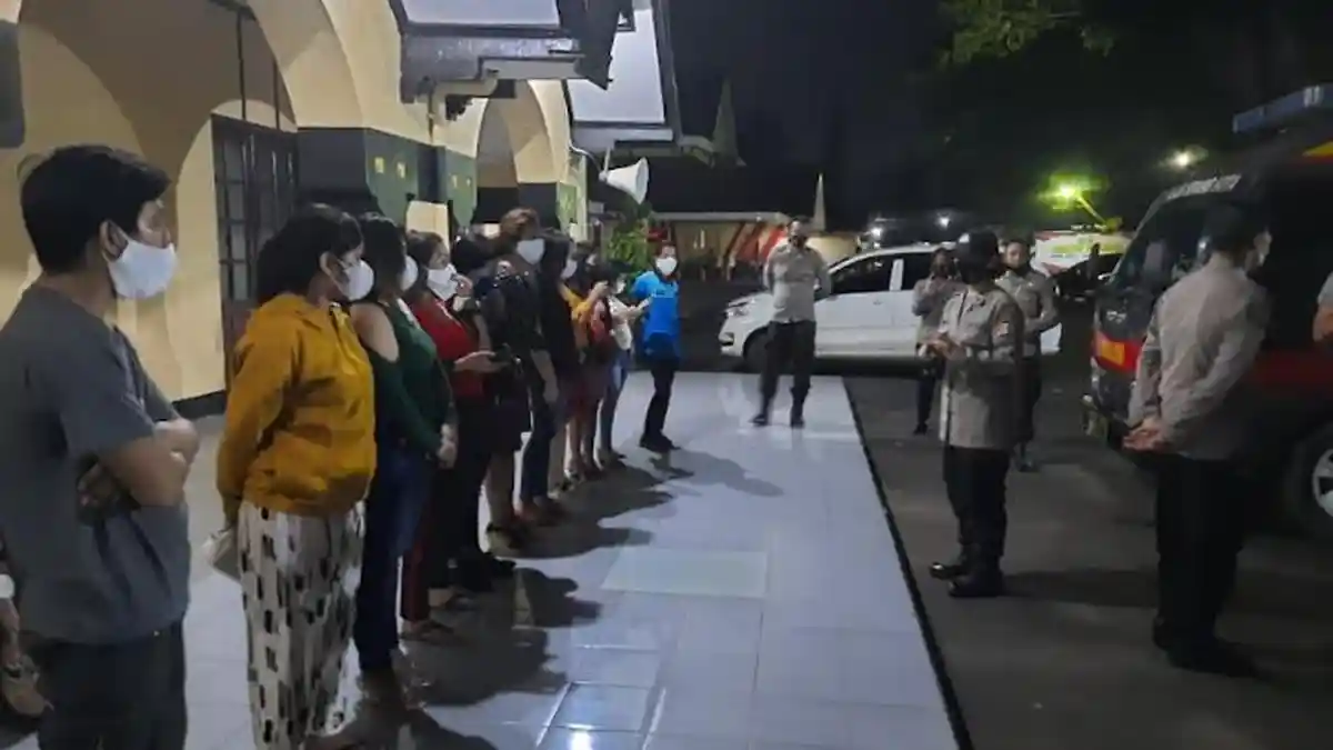 Gelar Razia, Polres Serang Kota Amankan 10 Wanita Malam dan Pengamen