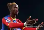 Chelsea-Incar-Striker-Wilfred-Zaha-Crystal-Palace-Sodorkan-Gaji-Rp-36-Miliar-Per-Minggu.jpg