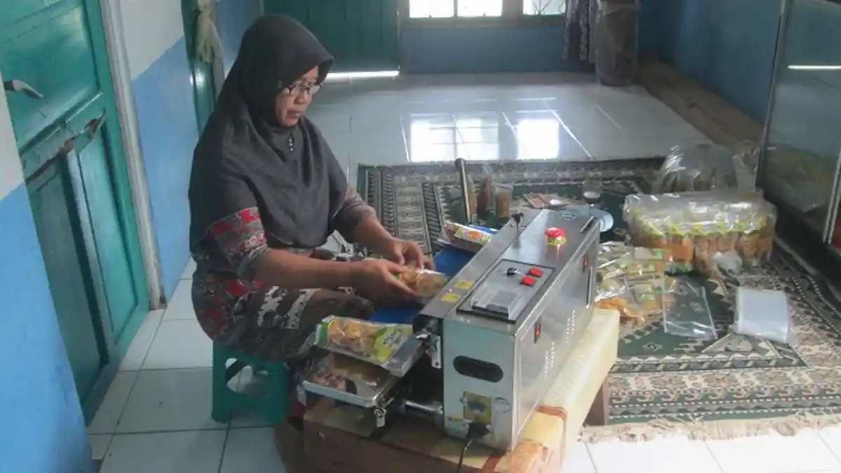 Rasanya Enak dan Gurih, Kripik Pisang Suminah Tembus Ritel Nasonal