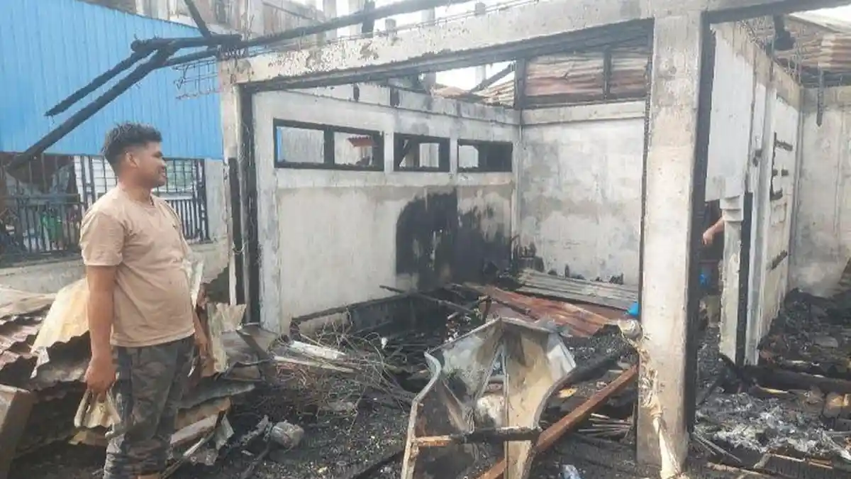 Dua Toko di Samalanga Ludes Terbakar, Pemilik hanya Bisa Pasrah dan Sabar