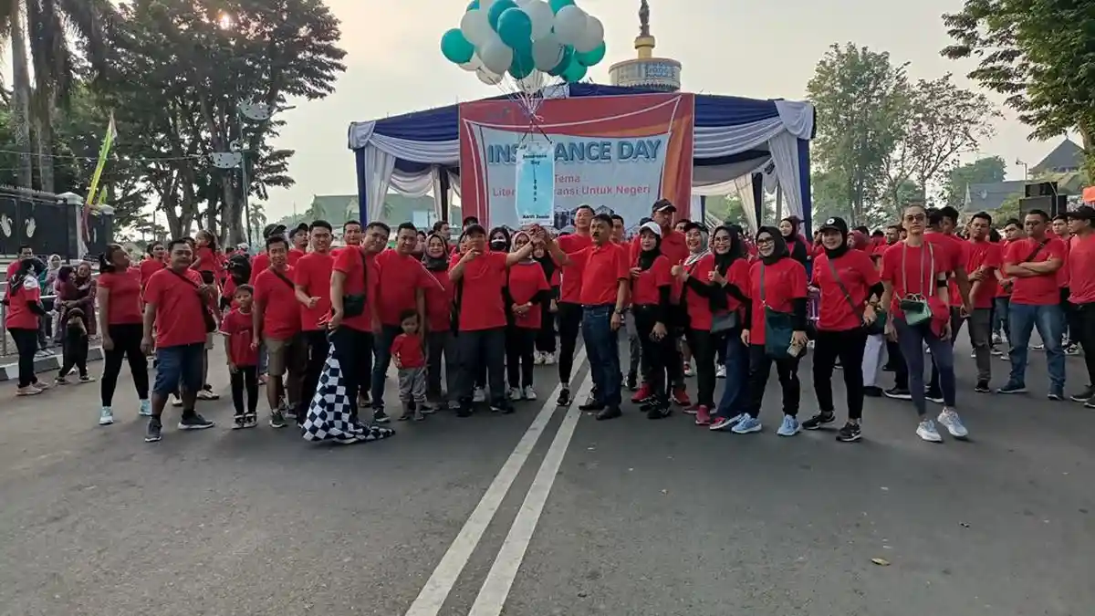 Peringati Hari Asuransi Nasional, AAUI Jambi Gelar Jalan Santai di Tugu Keris Siginjai