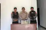 Disembunyikan di Bawah Kasur, 10 Botol Cap Tikus Diamankan Polisi di Desa Nunu Taliabu