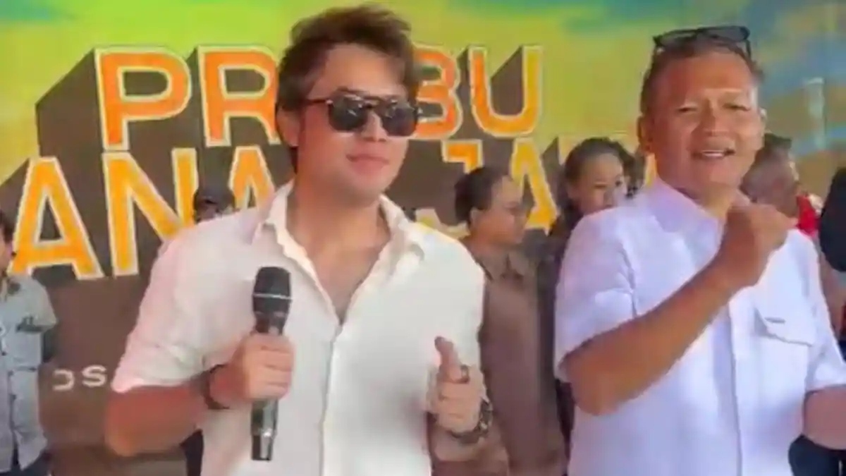 Artis Kriss Hatta Datang ke Indramayu Ajak Masyarakat Pilih Bambang Hermanto-Kasan Basari