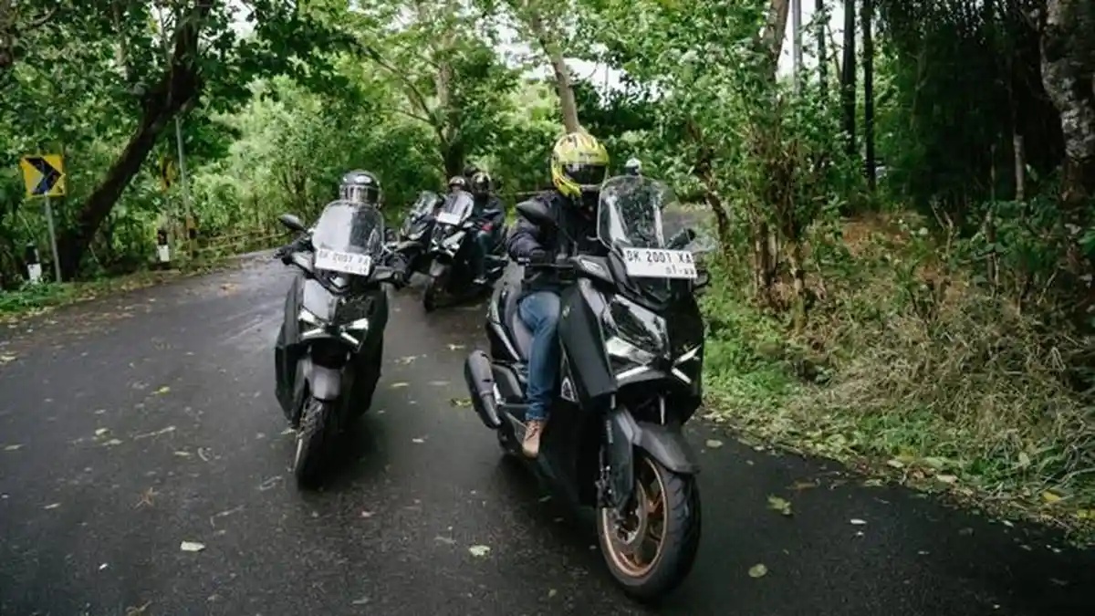 Ragu Pakai Yamaha XMAX karena Punya Badan Kecil? Simak Penjelasan Berikut Ini