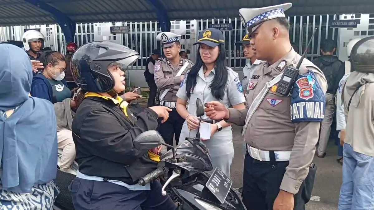 Razia Kendaraan di Depan Kantor Dishub Batam, Puluhan Motor dan Mobil Terjaring