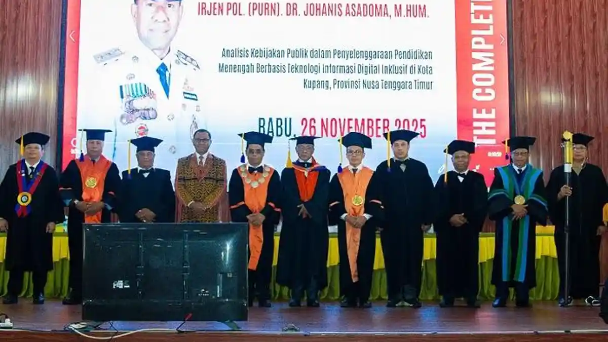 Wakil Gubernur NTT Johanis Asadoma Raih Gelar Doktor di Undana Kupang ...