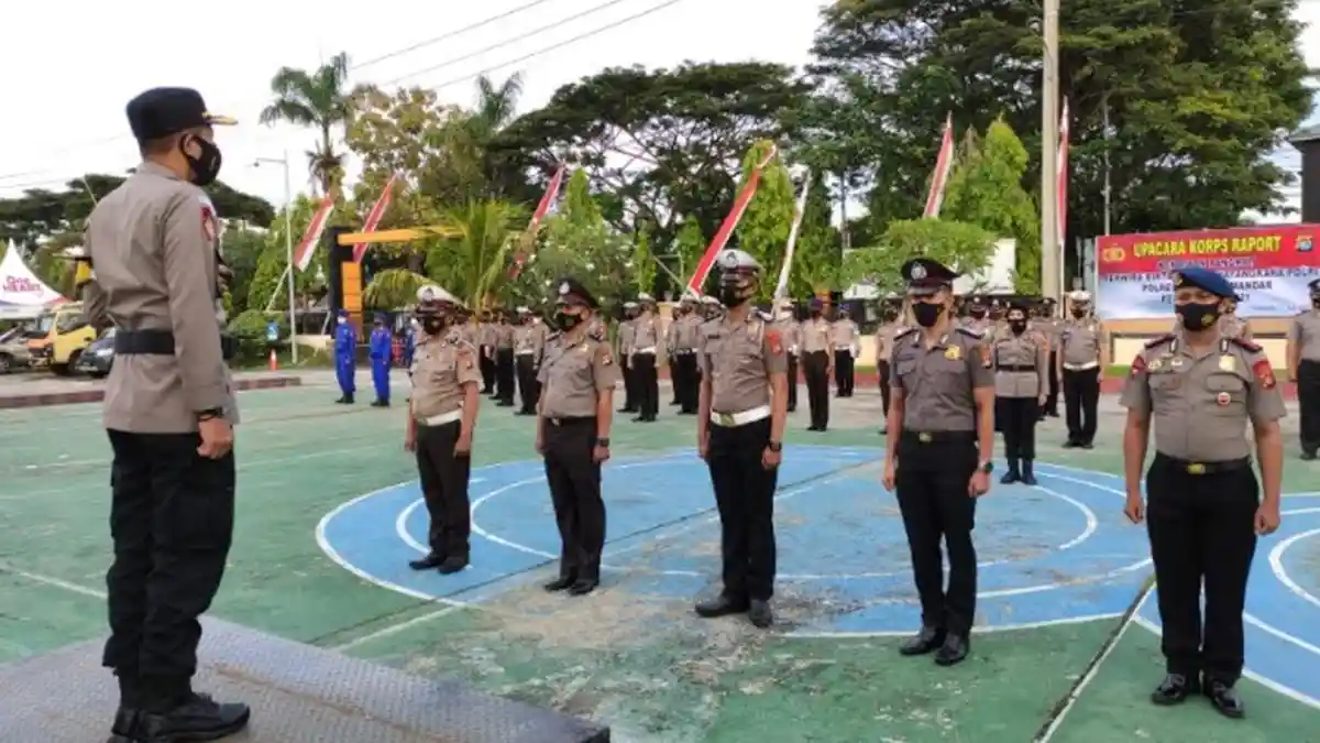 Hari Bhayangkara ke-75, 54 Personil Polres Polman Naik Pangka