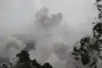 Gunung Semeru Kembali Luncurkan Awan Panas