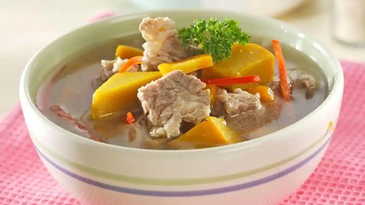 Makan Bersama Keluarga Jadi Makin Meriah dengan Kehadiran Sup Daging Labu Kuning