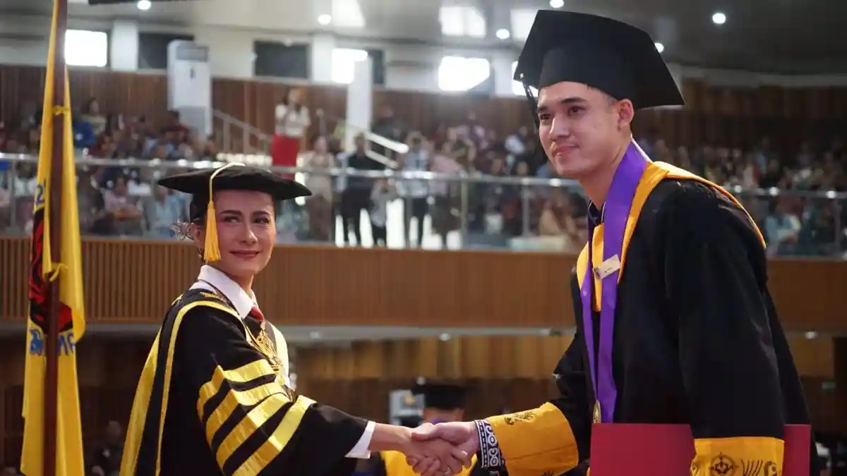 Rektor UKSW Lepas 496 Winisuda, Lahirkan Creative Minority yang Membawa Perubahan