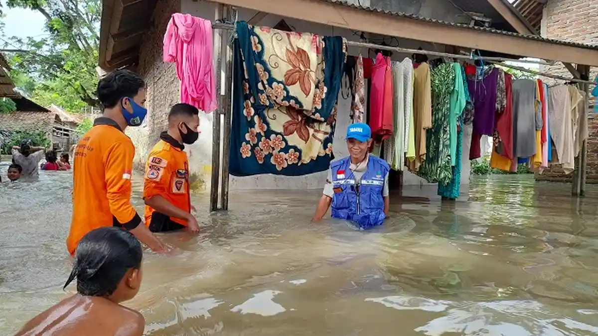 Banjir di Kampung Serang Ini Sudah Setinggi Ini, Petugas BPPD Bingung Tak Ada Ketua RT hingga Kades