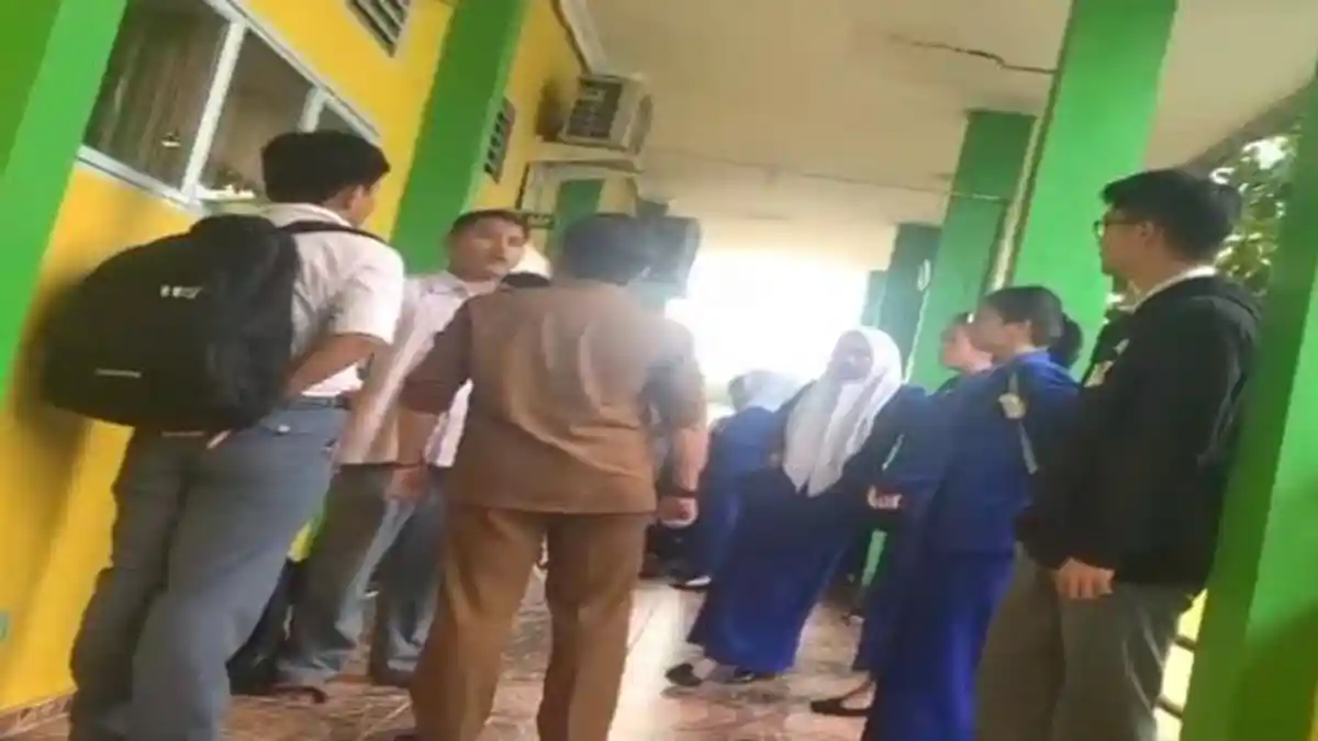 Viral Guru dan Siswa SMKN 1 Tanjungpinang Terlibat Cekcok, Kepsek Beri Tanggapan