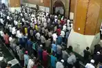 Solat-Gaib-Secara-Khusus-untuk-Eril-Solat-Jumat-di-Masjid-Agung-Kota-Tasikmalaya-Tetap-Khusyu.jpg