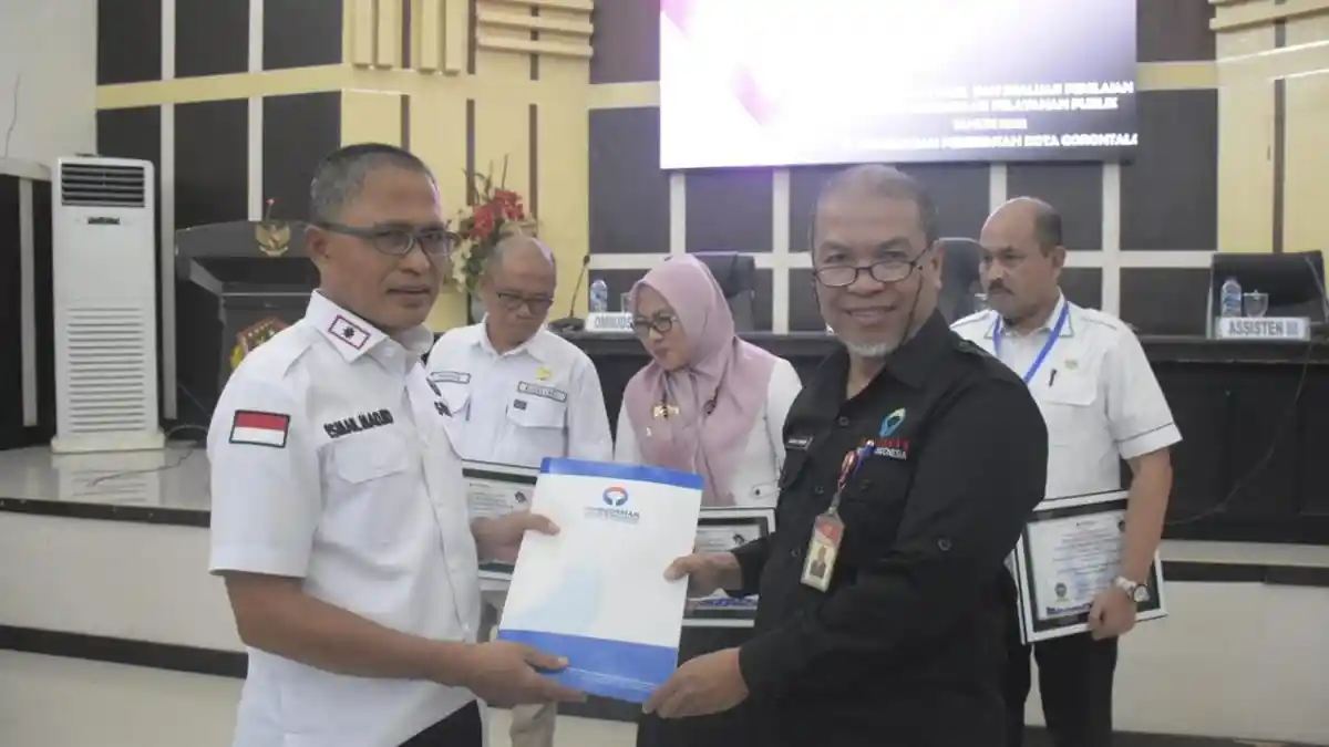 Ombudsman RI Beri Penghargaan untuk Tiga Instansi Terbaik Kota Gorontalo