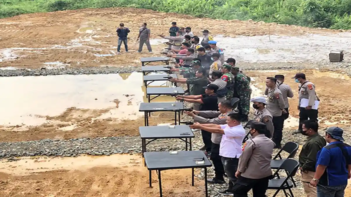 Bupati Melawi Hadiri Kejuaraan Menembak HUT Bhayangkara ke-76