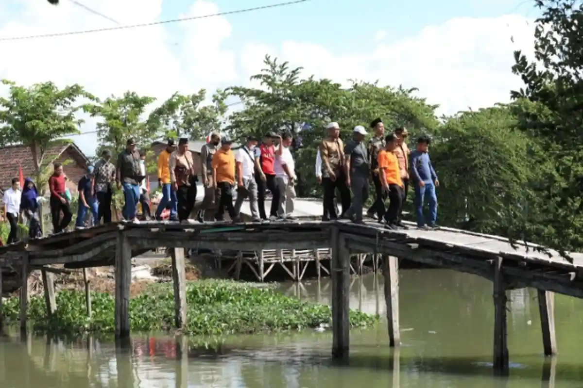 Warga Sebut Shirothol Mustaqim, Inilah Jembatan Penghubung 2 Desa di Sidoarjo