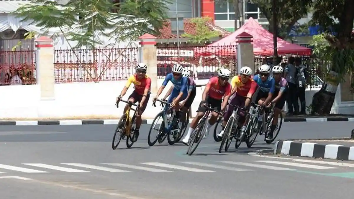 Bantul Borong Dua Emas Balap Sepeda Criterium di Porda DIY 2025