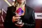 Agnez Mo menerima Lifestyles Awards Dibidang Musik