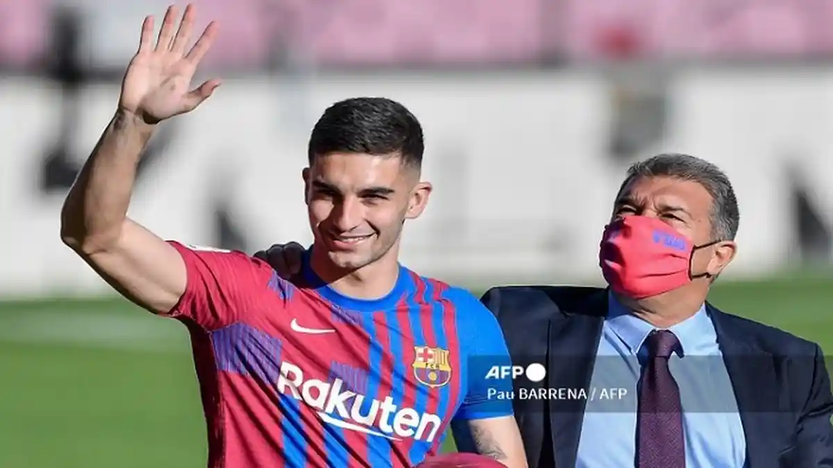 Deretan Pemain Barcelona Terpapar Covid-19, Terbaru Ferran Torres dan Pedri, Xavi Pusing