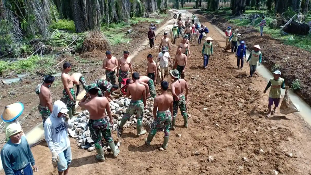 Akses Jalan 2,5 Kilometer Dibuka, Konflik 2 Kampung di Lampung Tengah Terpecahkan