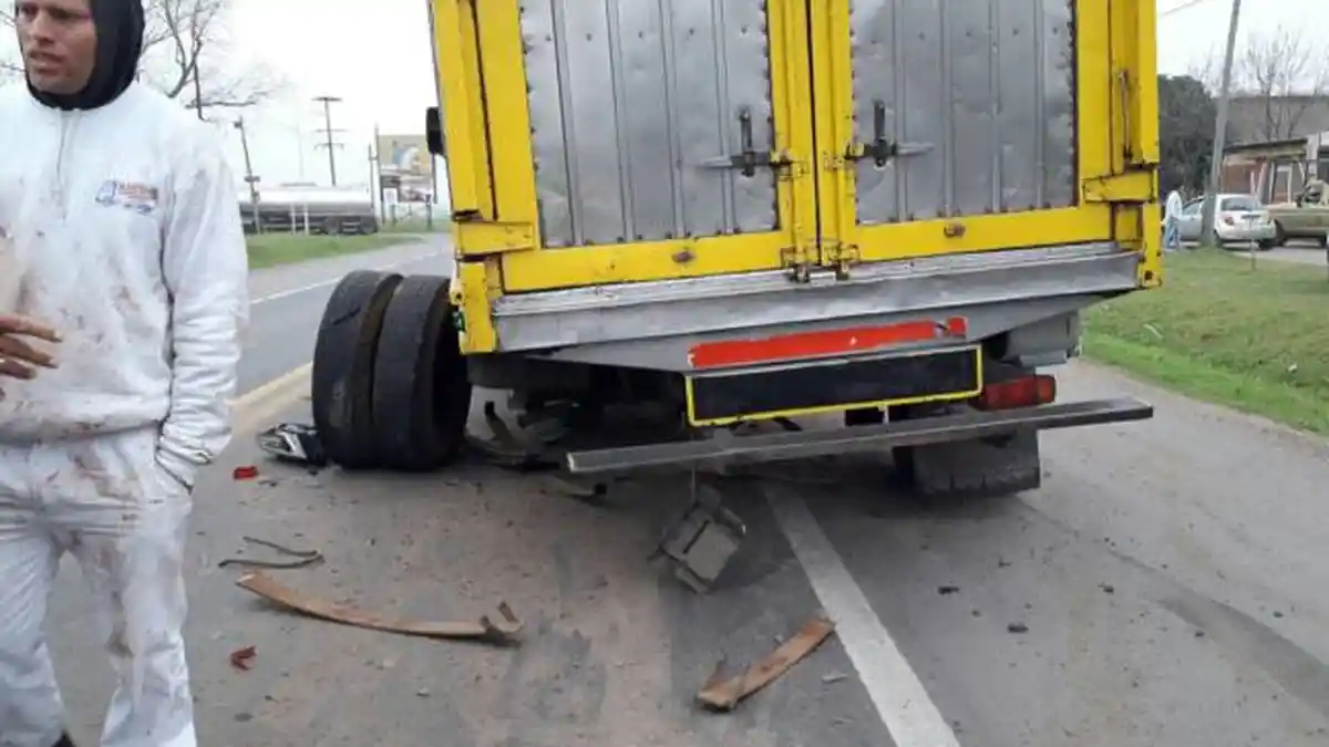 Duhhh, Mobil Saudara Messi Tabrak Truk - saudara-messi_20170830_055127.jpg
