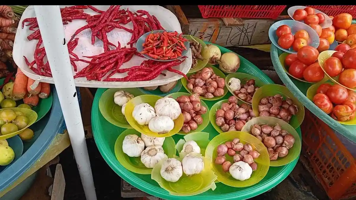 Update Harga Bumbu Dapur di Pasar Langgur, Bawang Naik Rp 60 ribu Per Kilo