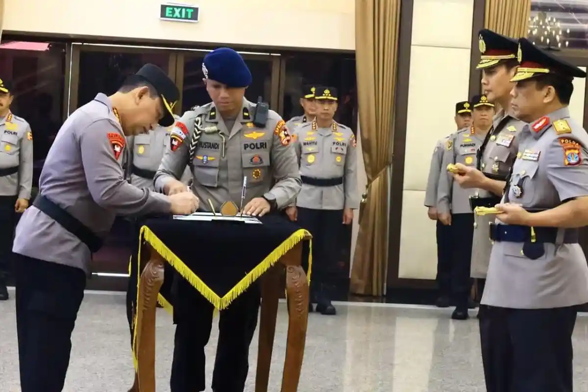 Hary Sudwijanto Resmi Jabat Kapolda Kaltara Gantikan Daniel Adityajaya, Sertijab Dipimpin Kapolri