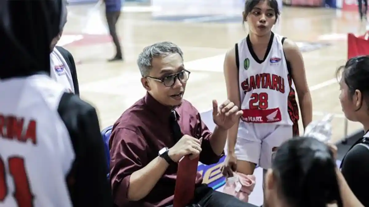 Sosok Coach Andri, Merawat Kekompakan Skuad Putri Smantaru di DBL ...
