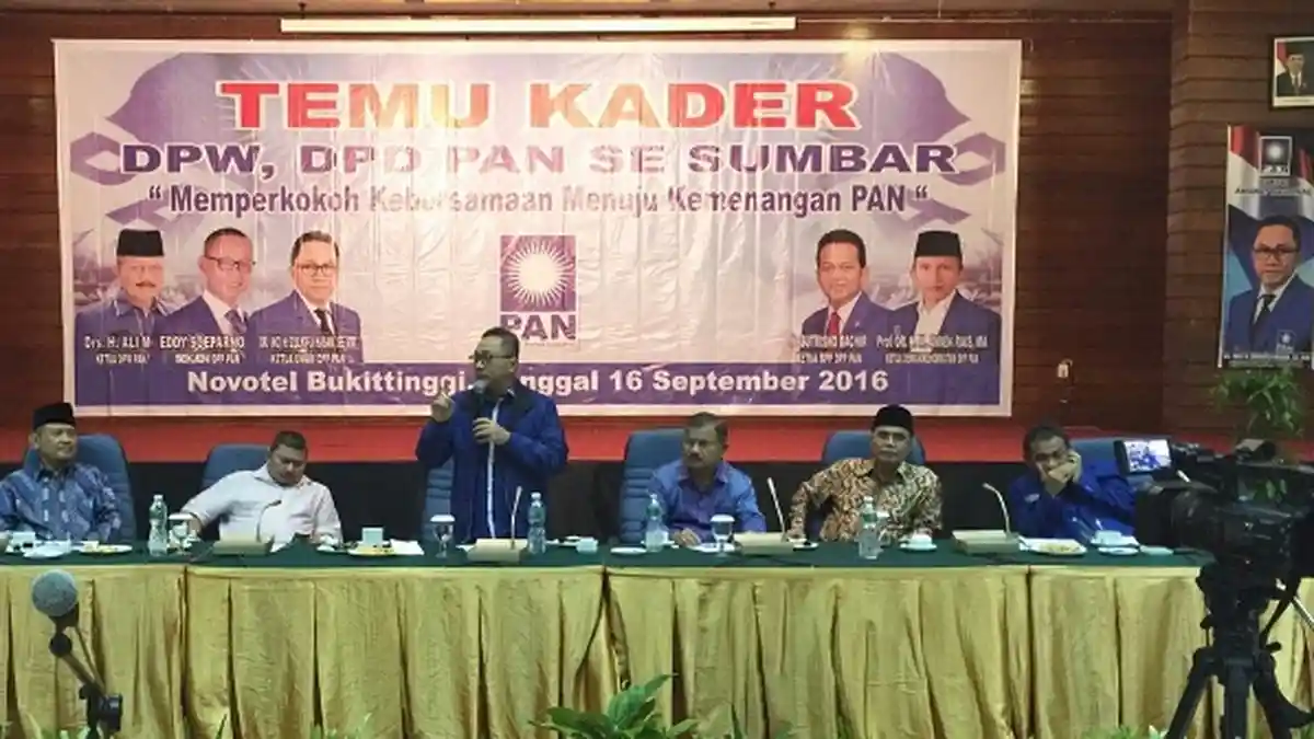 Zulkifli Hasan Berpesan Kepada Kader PAN Sumbar untuk Tumbuhkan Semangat Kerja Keras