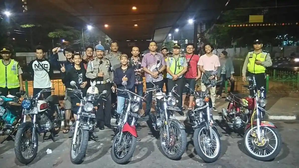 Asyik Pesta Miras Intisari, Lima Remaja Ini Digelandang Polisi Pancoran