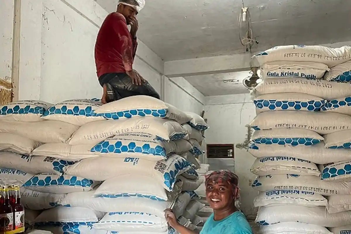 Harga Gula Pasir Merangkak Naik, Tak Menyurutkan Permintaan, Penjualan Tetap Tinggi