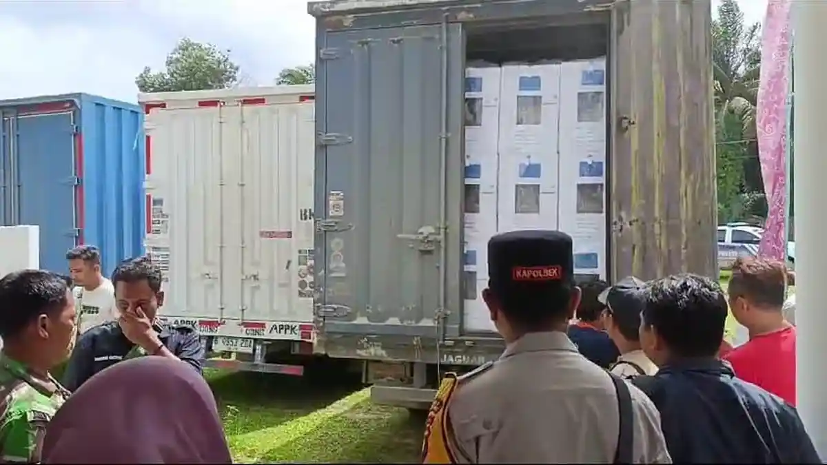 Logistik Pemilu Tiba di Kecamatan Tebing Tinggi Tanjabbar