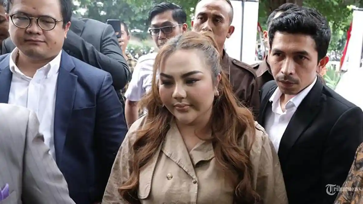 Lisa Mariana Sambangi KPK, Janji Ungkap Kasus Dugaan Korupsi BJB Ridwan Kamil