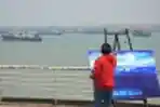 Melukis Pelabuhan Tanjung Perak
