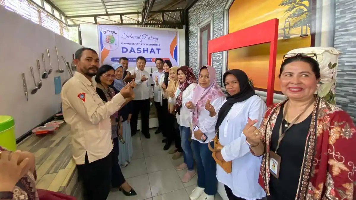 Sinergi Pusat - Daerah, Staf Presiden dan BKKBN RI Kunjungi Dapur Sehat di Desa Hunuth